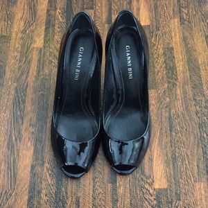 🌻Gianni Bini Peep Toe Heels